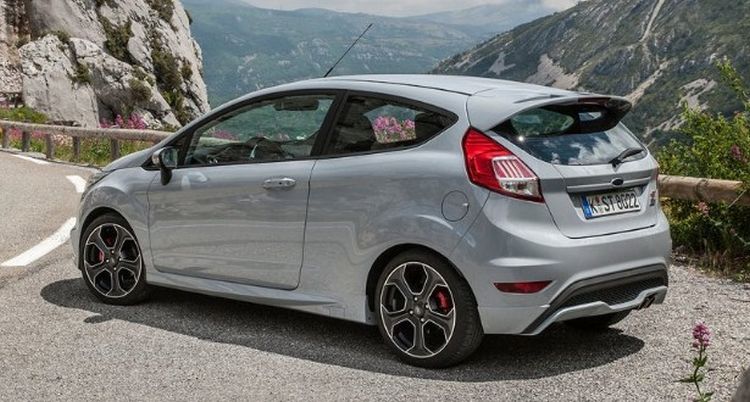 2017 Ford Fiesta ST200 Redesign, Specs, Price, Colors, Interior