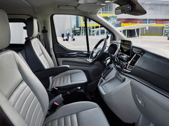Ford Tourneo Custom 2018 Interior 561x420