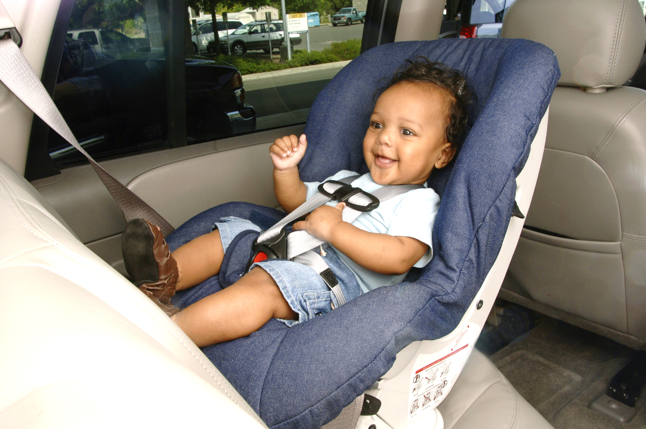 Rear facing seat for infants and toddlers